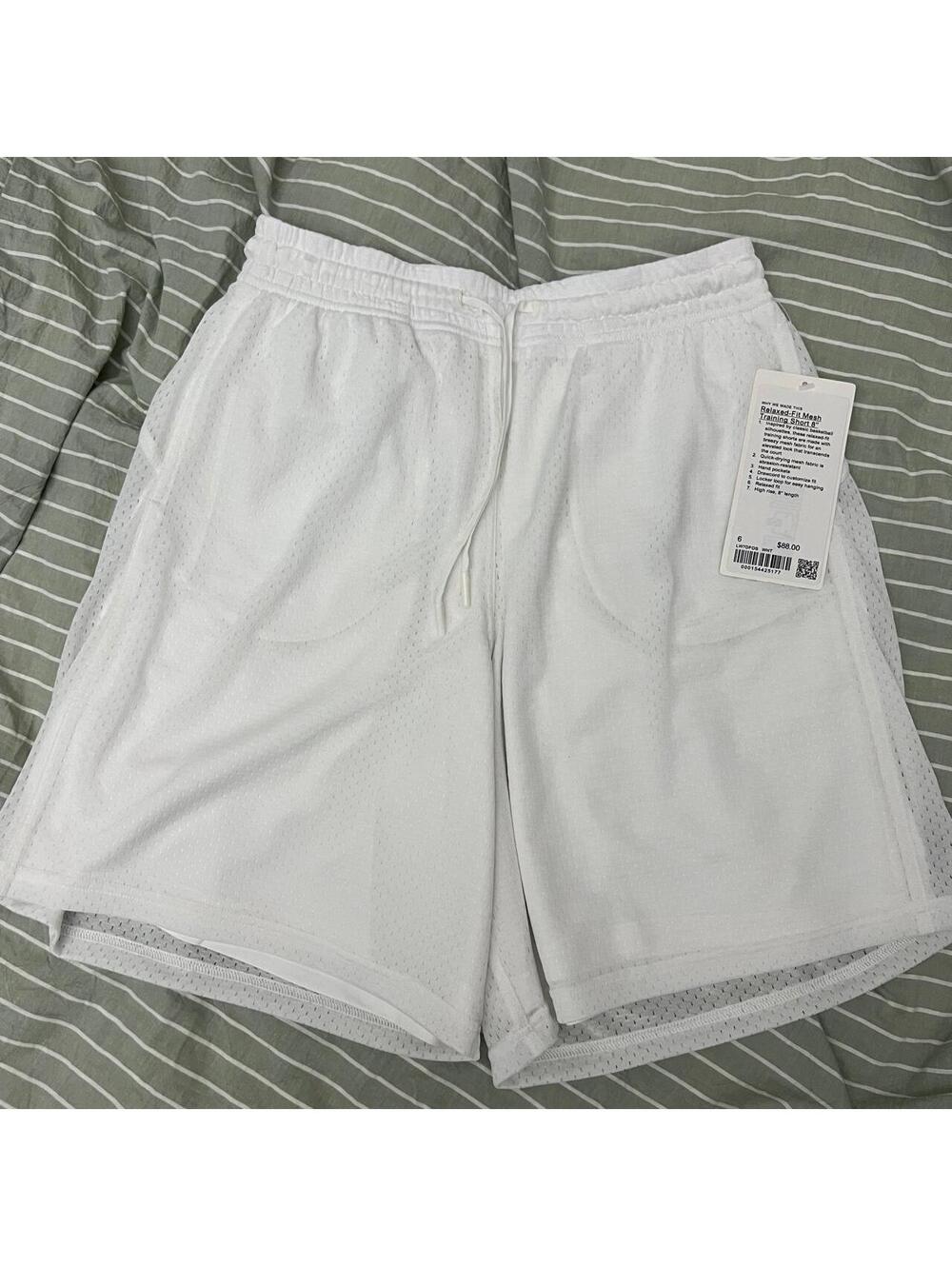 Lululemon relaxed fit mesh training short 8” inseam